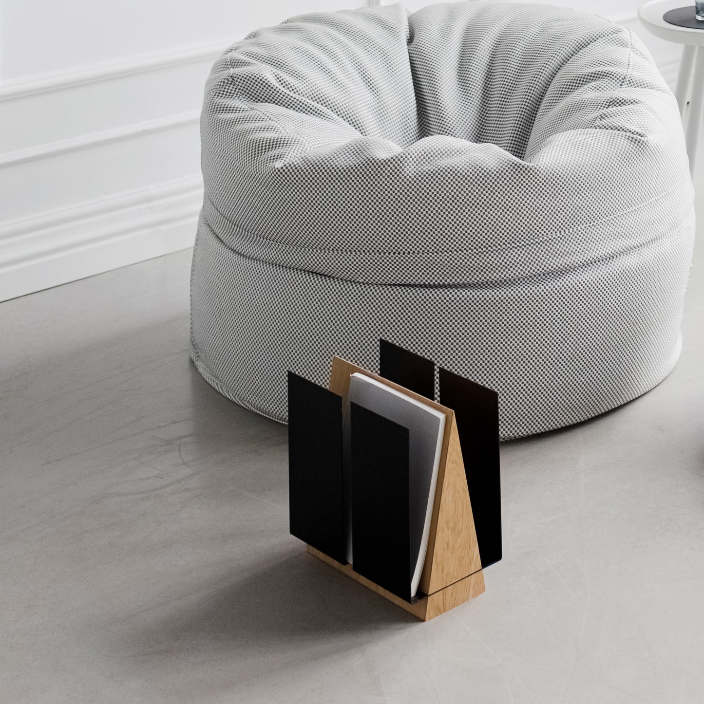 WINGS Floor Magazine Rack